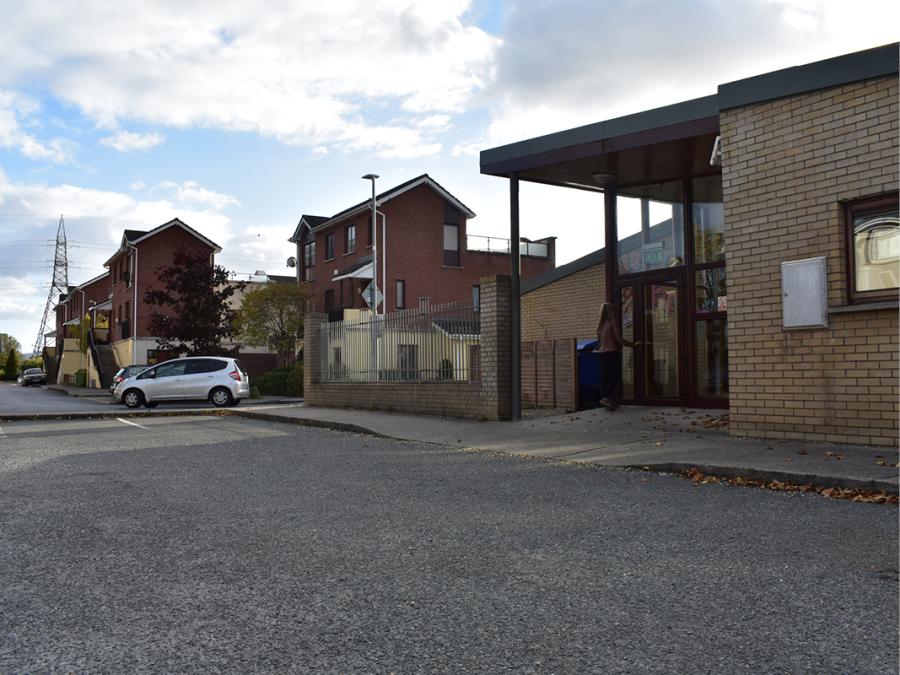 Approach to an ELC setting illustrating a good relationship with the adjacent community. Busy Kids Childcare, Lucan, County Dublin.
